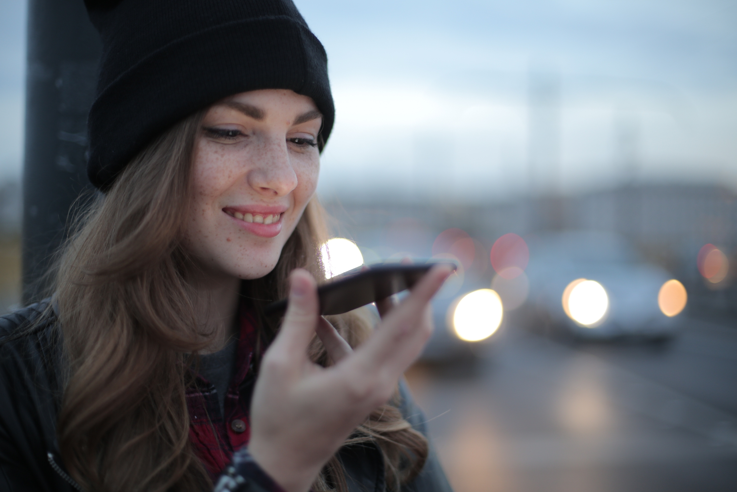 Voice search and voice search optimization are two growing eCommerce trends.