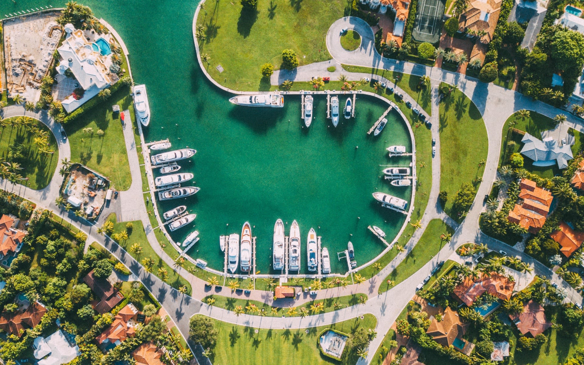 The Top 5 Luxury Miami Neighborhoods to Watch in 2025