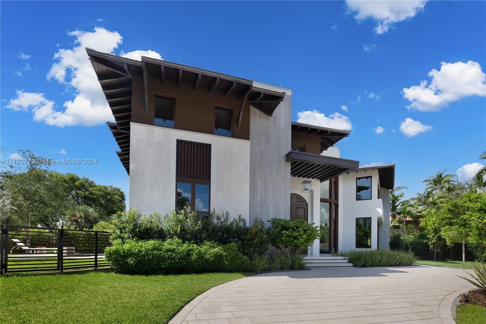 Exquisite Luxury Home for Sale at 100 Biscay Dr, Bal Harbour, FL – A Prime Miami Waterfront Property